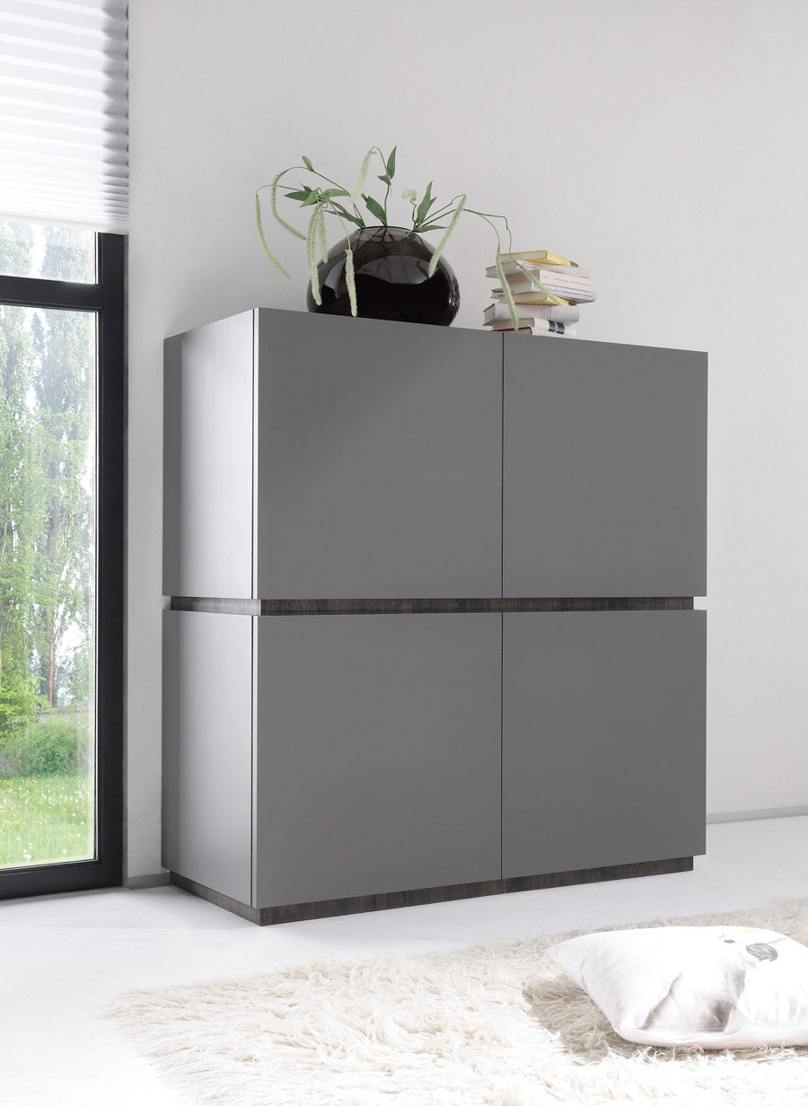 Megan - Credenza alta 4 ante moderna in legno grigio opaco cm 123x51x127h - vari colori