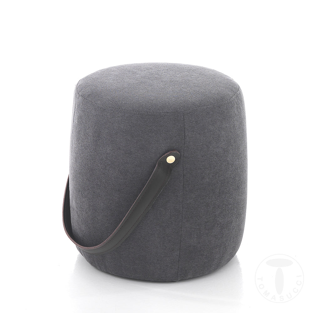 Pouf da soggiorno con rivestimento in tessuto e maniglia in ecopelle cm ø 40x40h - vari colori