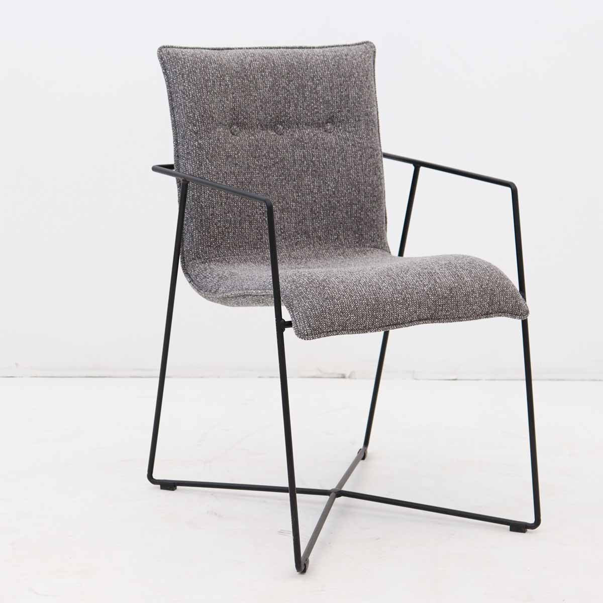 Sedia moderna con braccioli struttura in metallo seduta in tessuto cm 60x53x87h