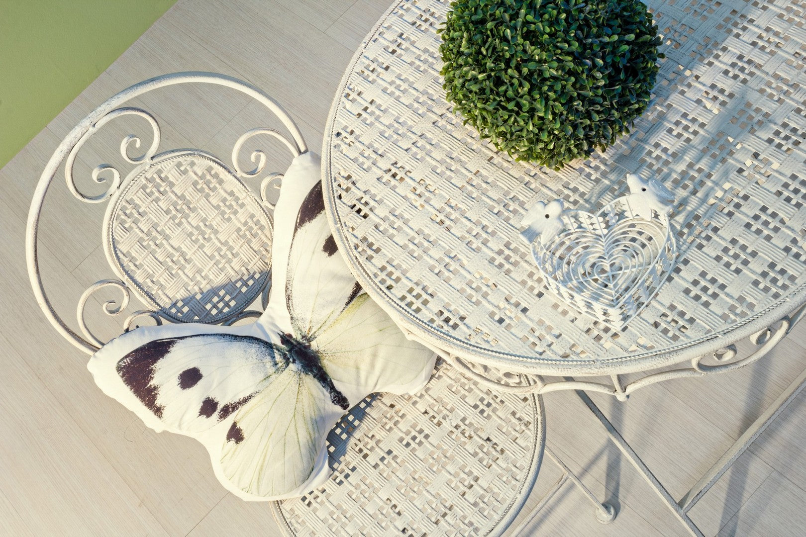 Set da 2 Sedia pieghevole da giardino stile shabby in metallo colore bianco cm 40x40x94h - immagine 2