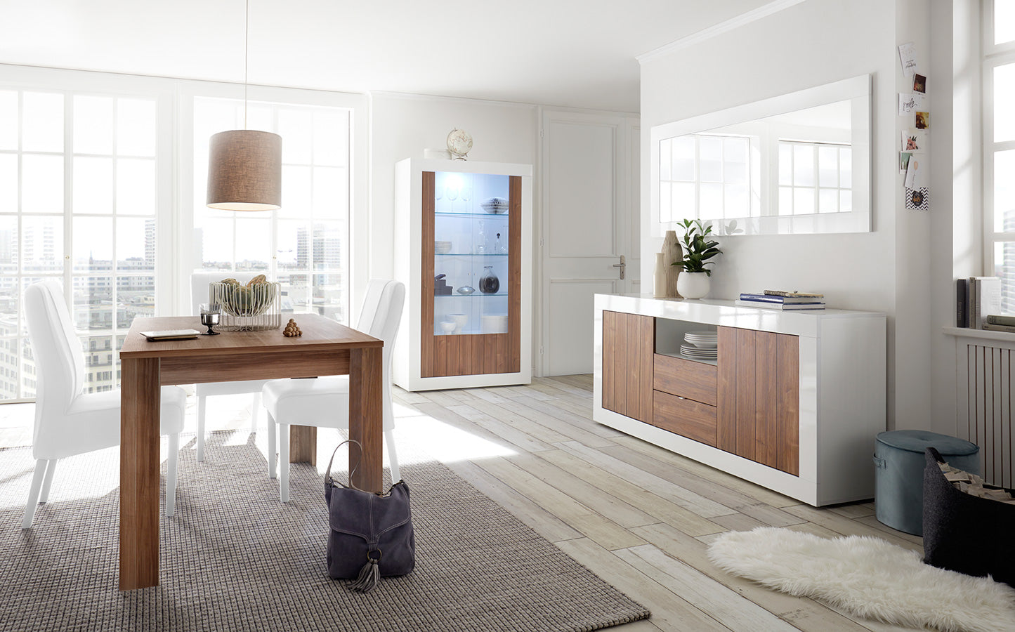 Taylors - Sala pranzo contemporanea con vetrina madia e tavolo - vari colori - immagine 2