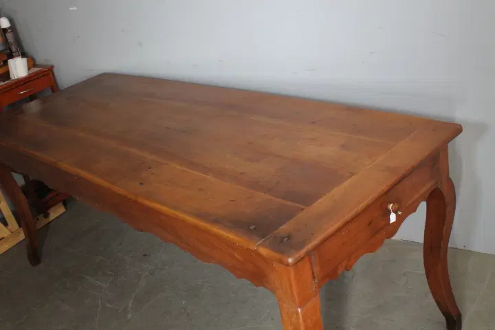 Antico tavolo provenzale fratino 1770 ciliegio. Con prolunga . Restaurato.