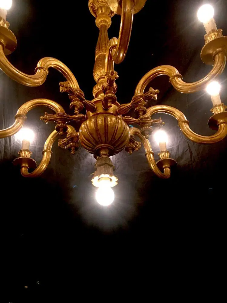 lampadario vintage in legno e oro anni 1930 - immagine 3