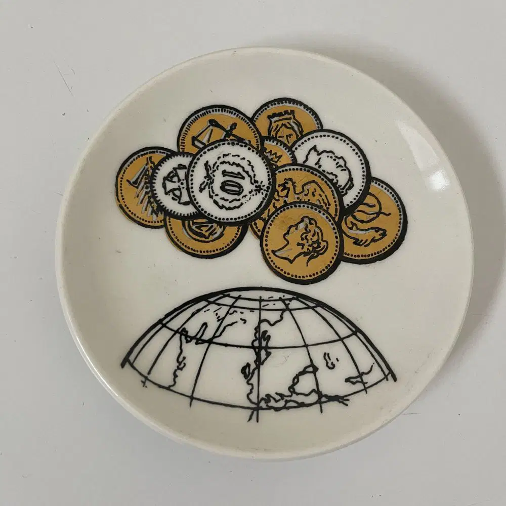 FORNASETTI PIERO, Otto sottobicchieri decoro “Monete” per Banca Unione Milano - immagine 4