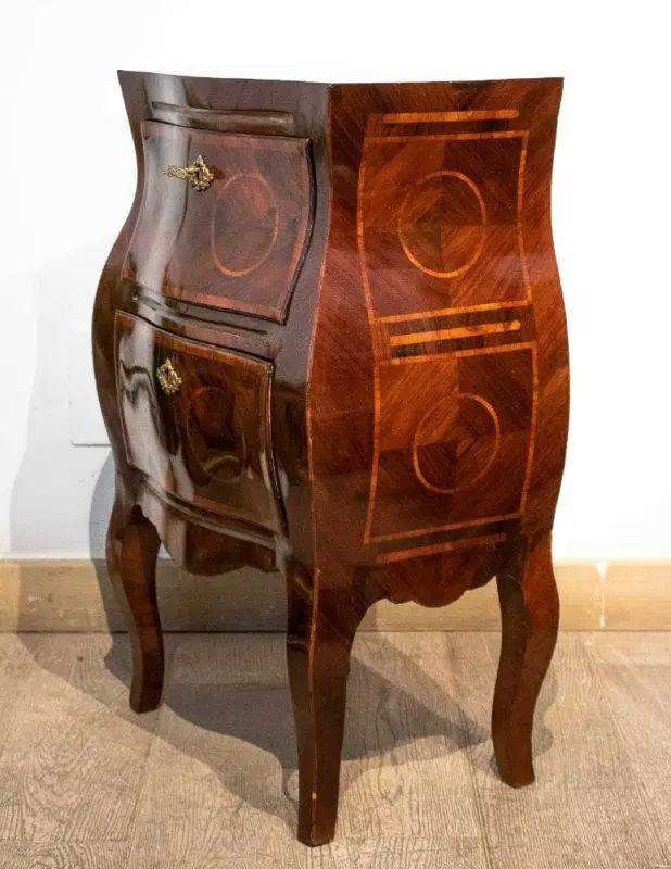 XVII secolo, Comodino bombato siciliano - immagine 3