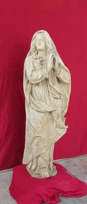 Beata Vergine in preghiera.