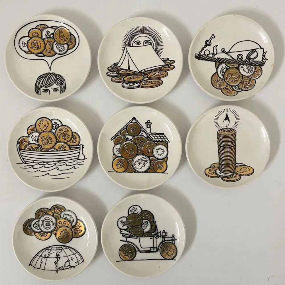 FORNASETTI PIERO, Otto sottobicchieri decoro “Monete” per Banca Unione Milano - immagine 2