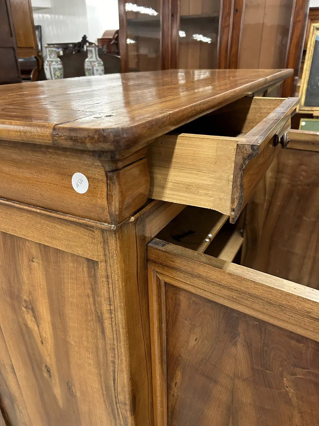 Credenza Francese Stile Luigi Filippo in Legno di noce XIX secolo con 2 ante e 2 cassetti - immagine 5