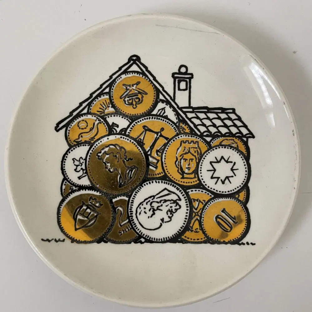 FORNASETTI PIERO, Otto sottobicchieri decoro “Monete” per Banca Unione Milano - immagine 9