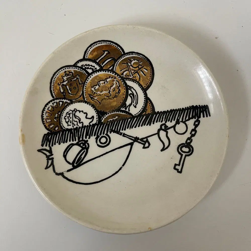 FORNASETTI PIERO, Otto sottobicchieri decoro “Monete” per Banca Unione Milano - immagine 7