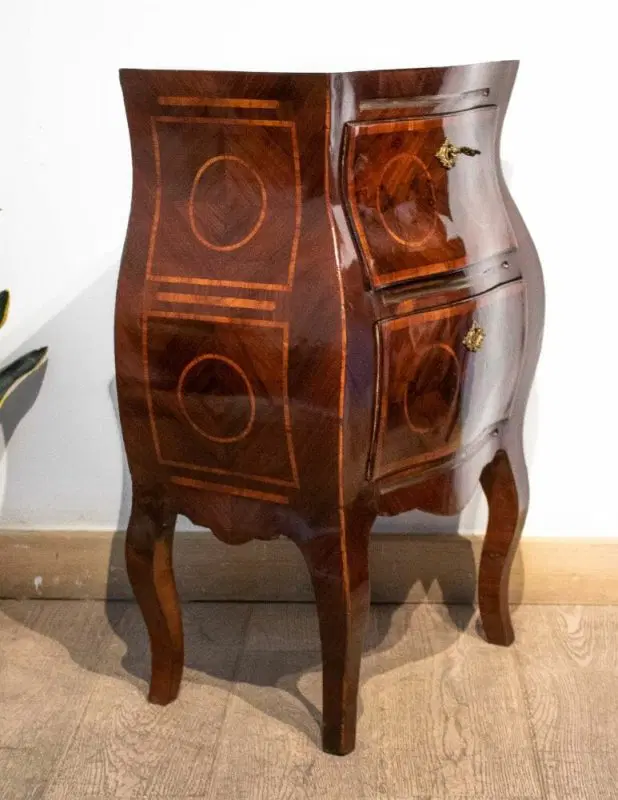 XVII secolo, Comodino bombato siciliano - immagine 2