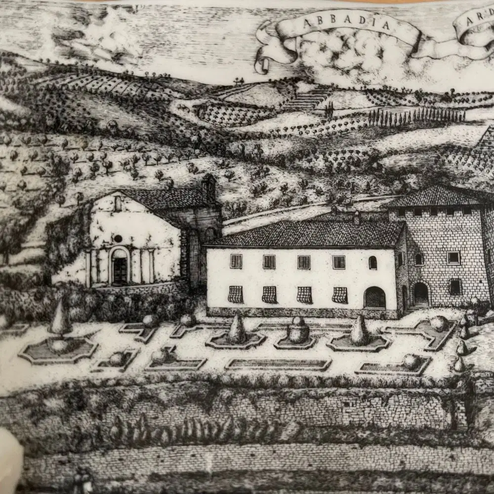 FORNASETTI, posacenere Abbazia Ardenghesca, ceramica decorata - immagine 7