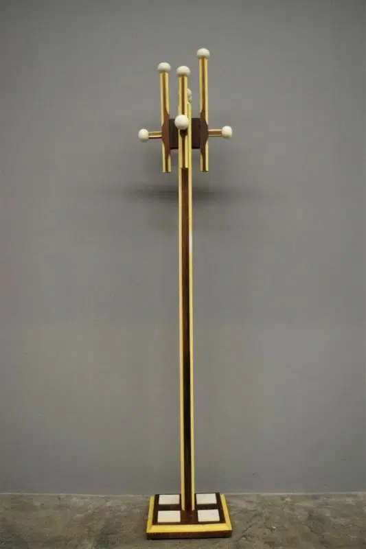 Appendiabiti a colonna in legno nello stile di Carlo de Carli, 1965