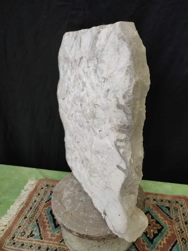 Antica mattonella in marmo raffigurante il fabbro - immagine 4