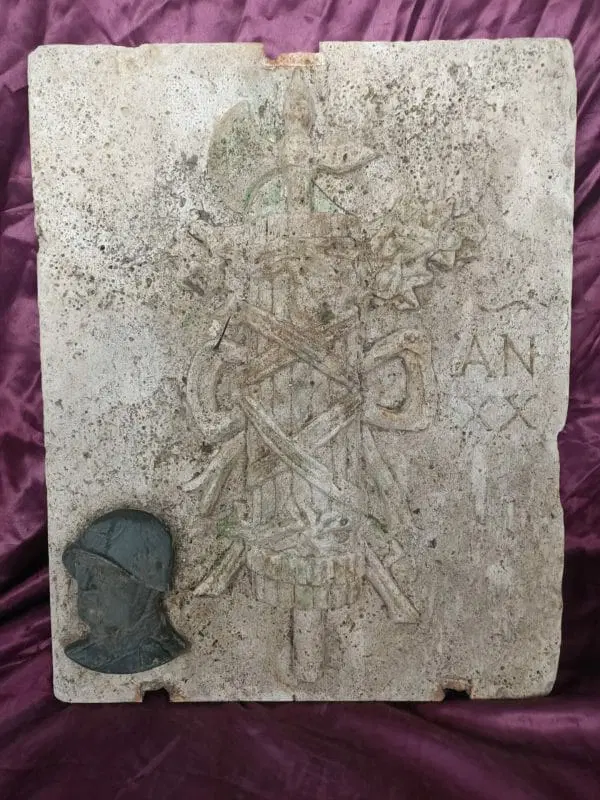 Basso rilievo Fascio Littorio