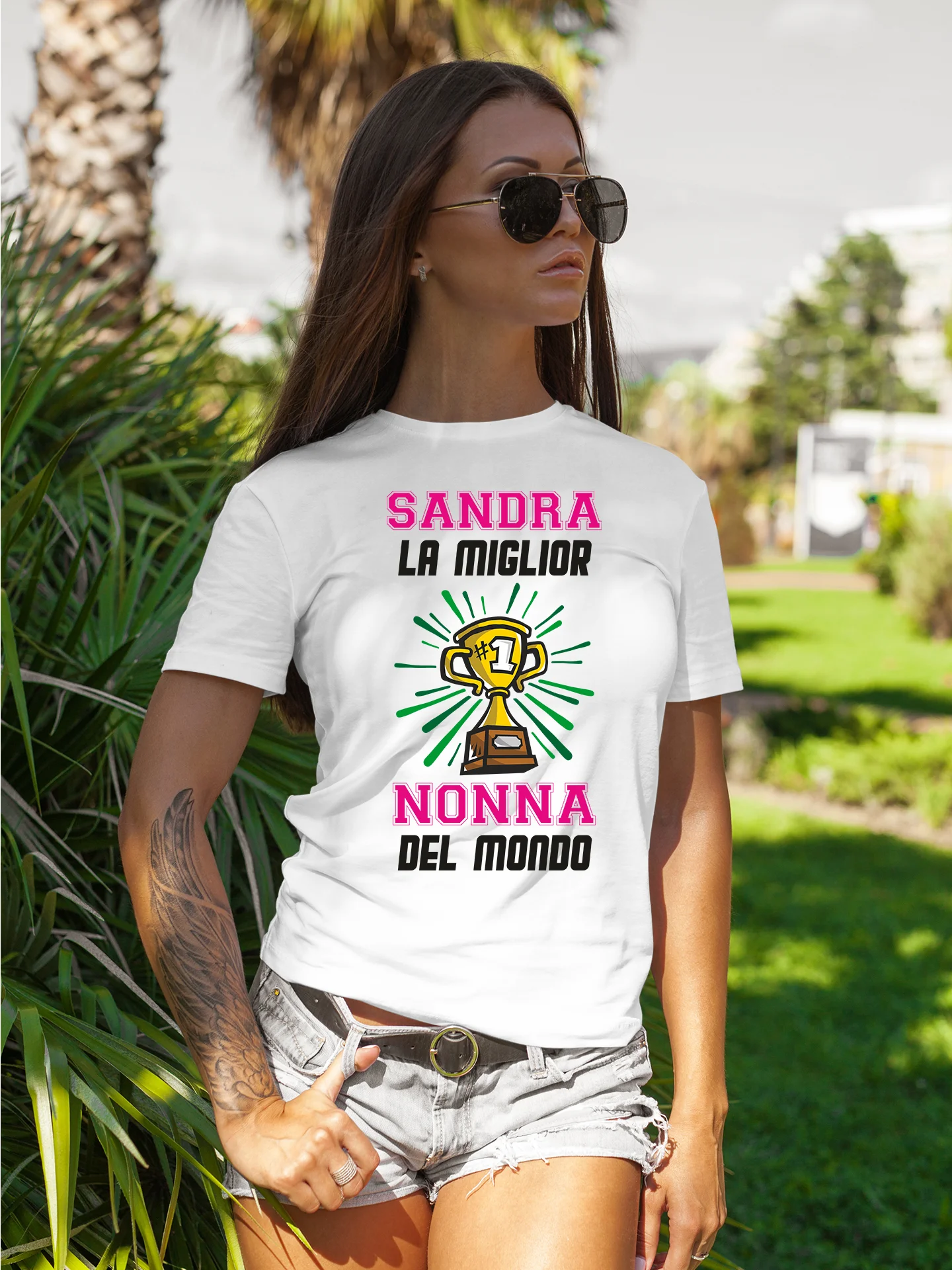 Tshirt Nonna divertente maglietta festa dei nonni PERSONALIZZABILE (nome della nonna) La miglior nonna del mondo – idea regalo nonna - immagine 2