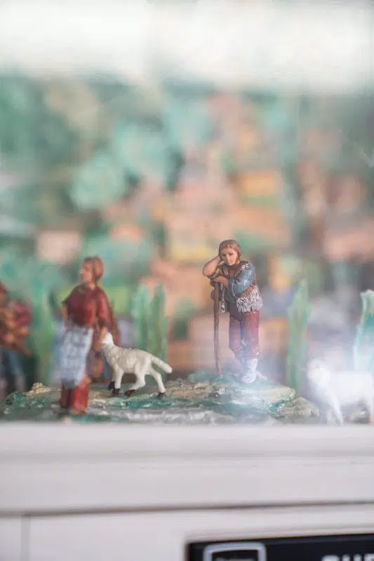 Grundig Television con presepe artigianale luminoso, anni 1950 - immagine 5