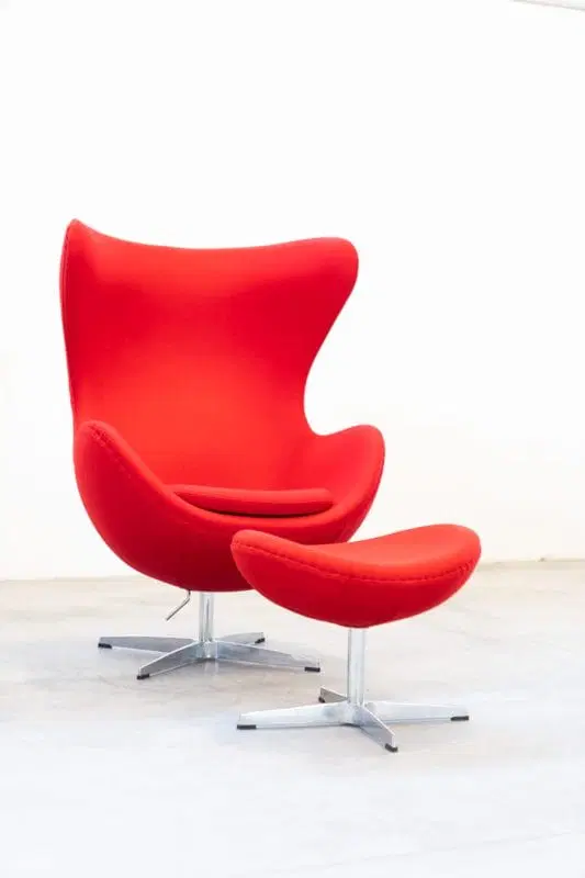 Poltrona con pouf EGG CHAIR 1980/1990 - immagine 3