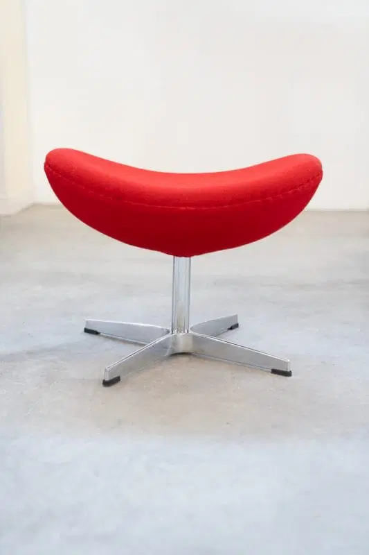 Poltrona con pouf EGG CHAIR 1980/1990 - immagine 9