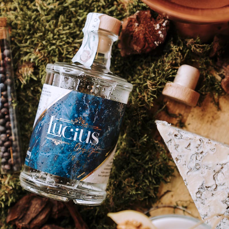Alfa Spirits Lucius Gin al Gorgonzola Novarese 500 ML - immagine 2