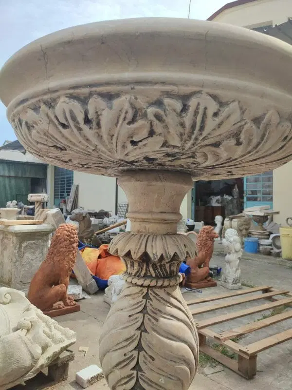 Fonte battesimale in nembro giallo - immagine 2