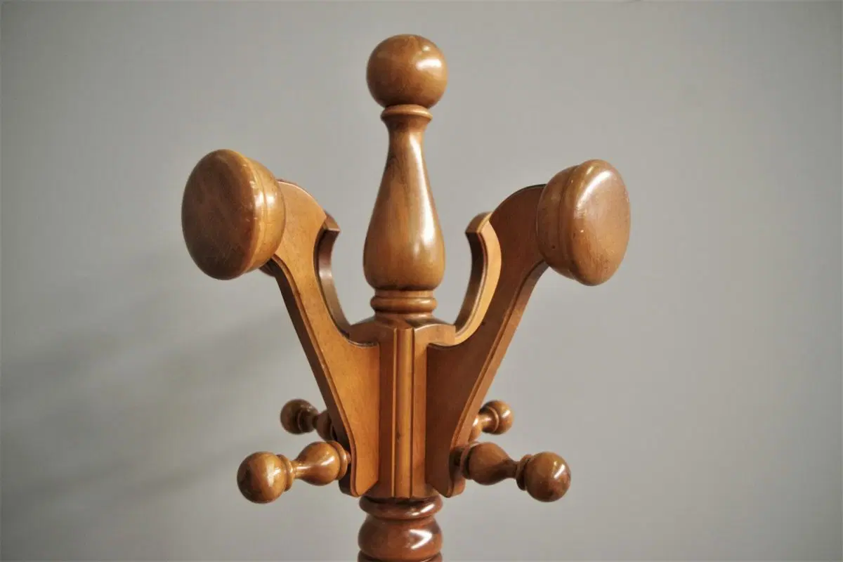 Porta abiti a colonna in legno di faggio tornito, anni ’70 - immagine 6