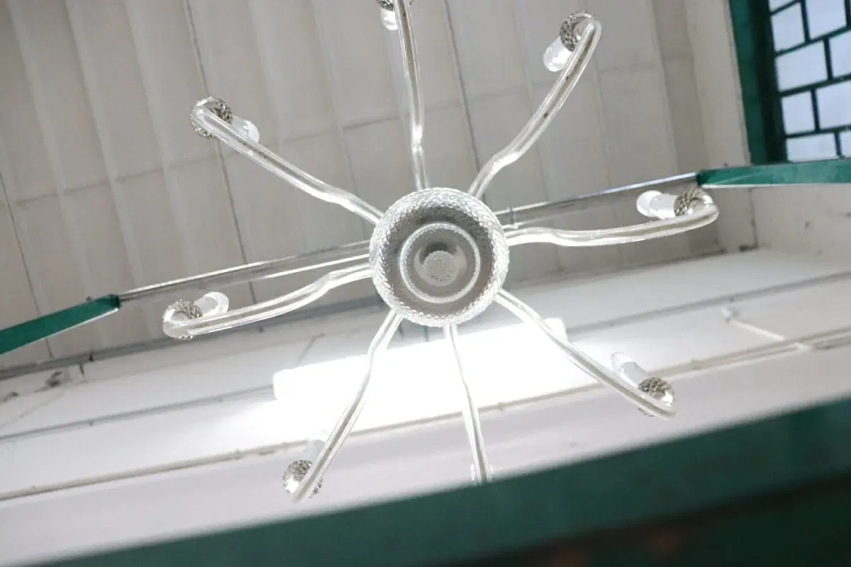 Lampadario vintage in vetro di Murano trasparente, anni ’80, Otto luci - immagine 4