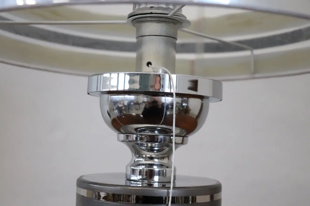 Lampada da tavolo design italiano anni ’70 - immagine 9