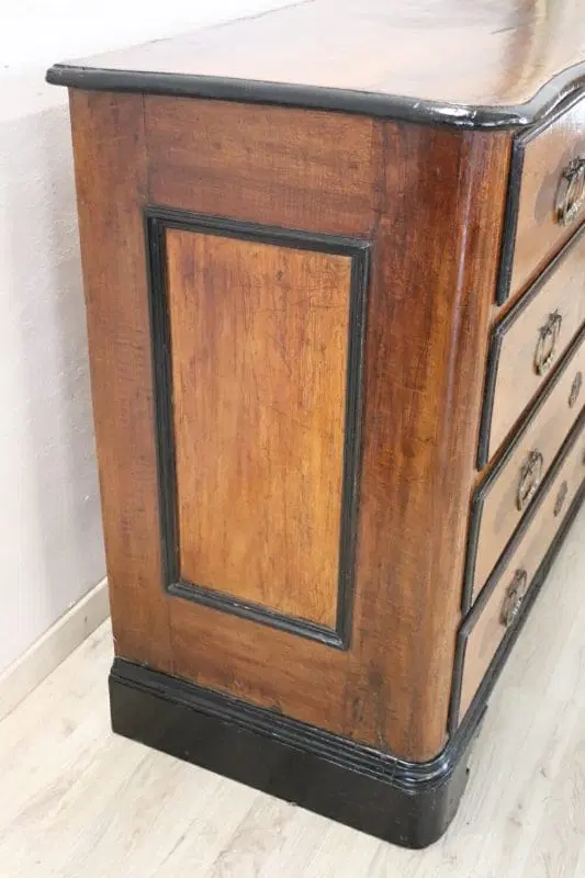 Comò antico canterano in noce sec XVII - immagine 4