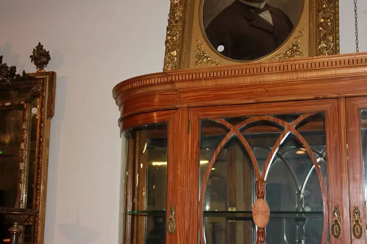 Grande credenza inglese stile Sheraton della seconda metà 1800 in legno satinwood - immagine 2