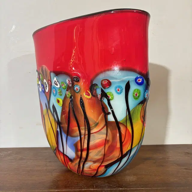 Vaso strepitoso vetro Murano lavorazione incamiciata e a Murrine Millefiori . Anni 70 Grandi dimensioni . H 35 L 33 - immagine 5
