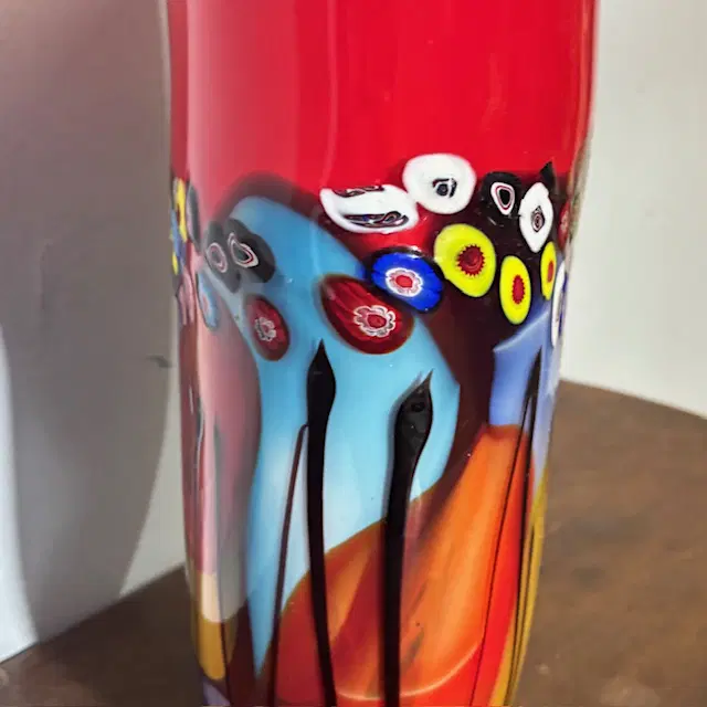 Vaso strepitoso vetro Murano lavorazione incamiciata e a Murrine Millefiori . Anni 70 Grandi dimensioni . H 35 L 33 - immagine 9