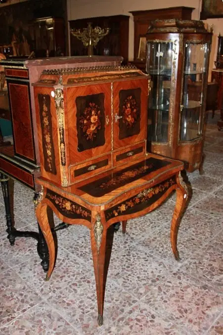 Cabinet francese della prima metà del 1800 stile Luigi XV riccamente intarsiato - immagine 6