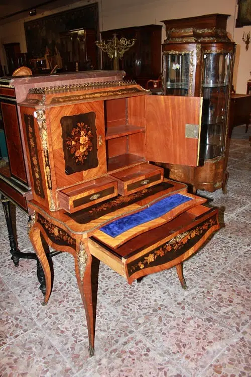 Cabinet francese della prima metà del 1800 stile Luigi XV riccamente intarsiato - immagine 7