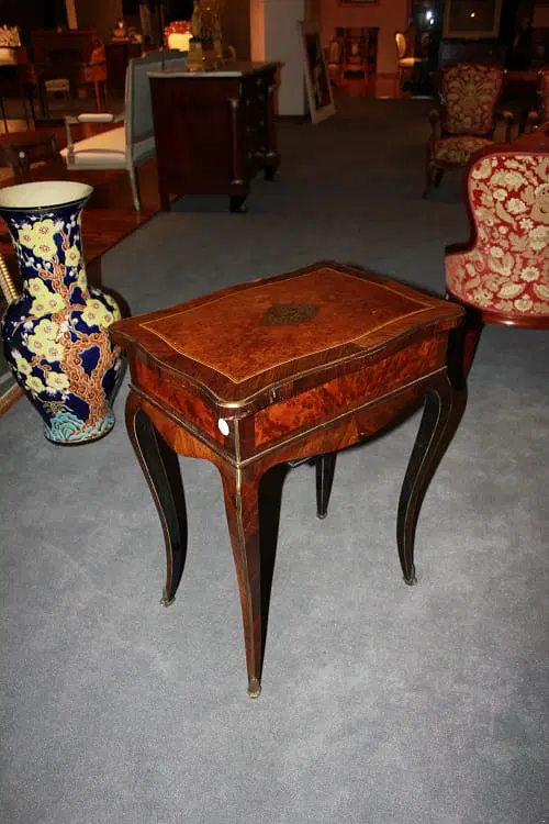 Toilette francese stile Luigi XV in legno di bois de violette e radica di maples - immagine 7