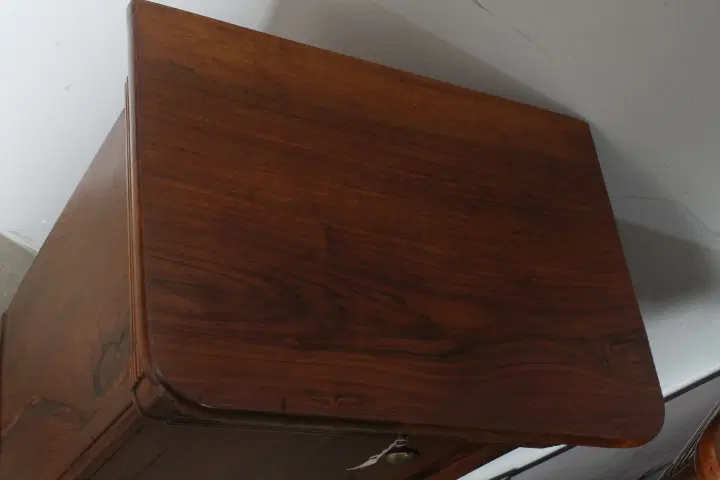 Antica coppia di comodini noce 1820 Milano. Carlo X. restaurati - immagine 6