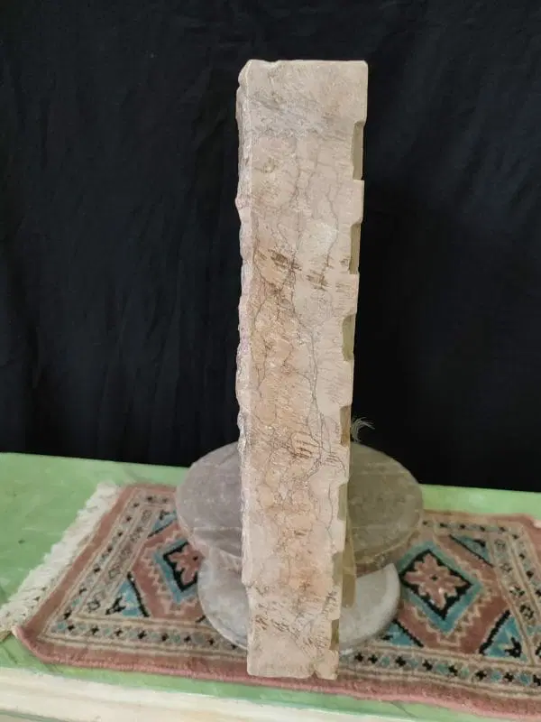 Mattonella raffigurante San Giorgio e il drago in marmo - immagine 8