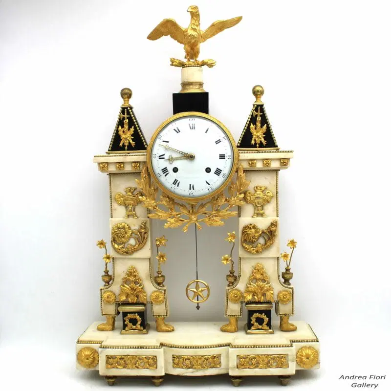 Antico Orologio a Pendolo Luigi XVI in bronzo dorato e marmo (H.62) 18°secolo Rivoluzione