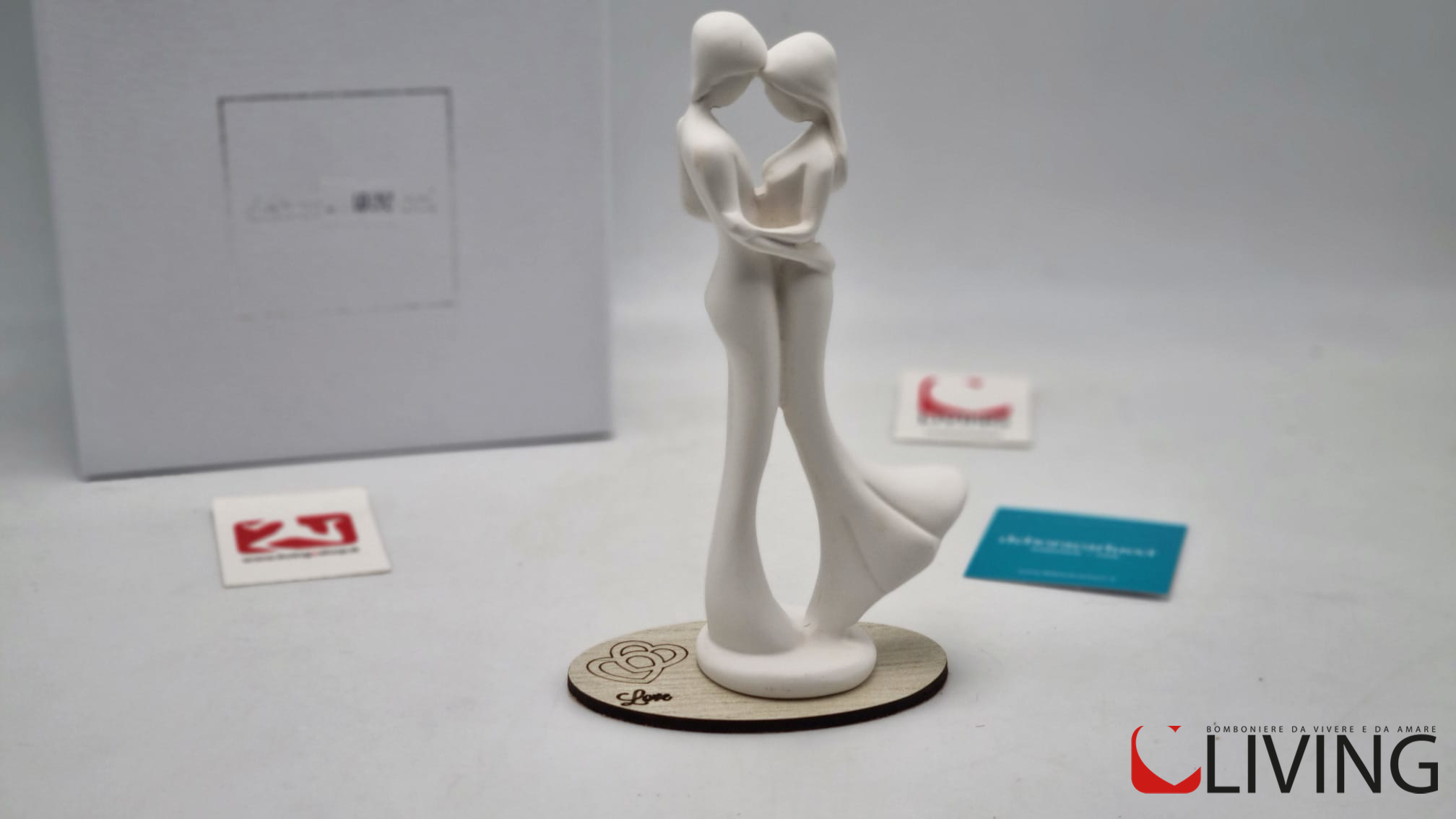 Bomboniera coppia innamorati con base personalizzabile - immagine 2