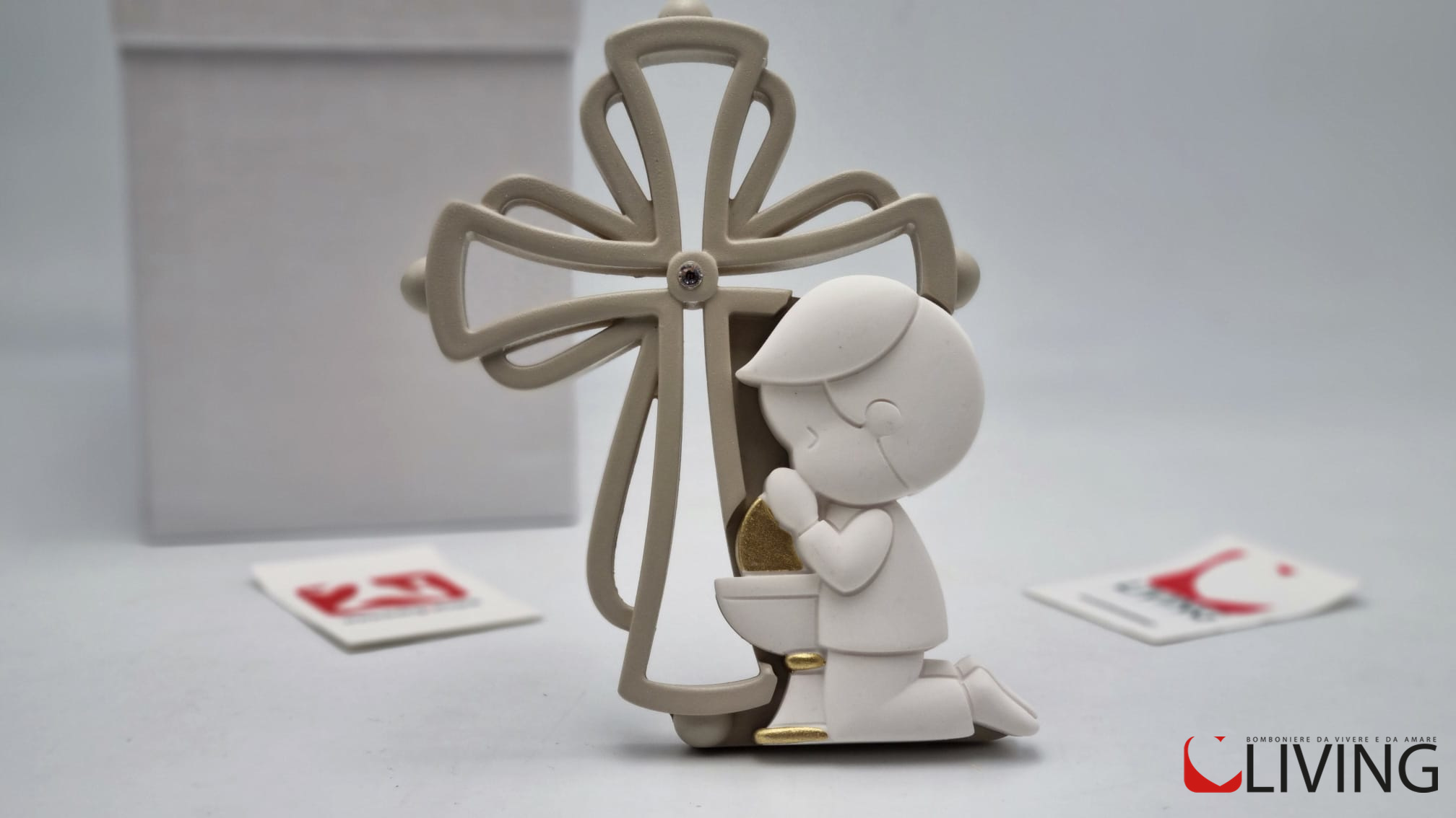 Bomboniera croce nocciola bimbo comunione - immagine 2