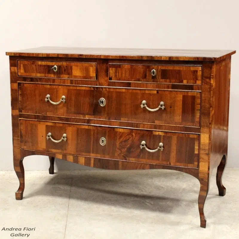 Antico cassettone comò Luigi XV in noce Italia 18°secolo