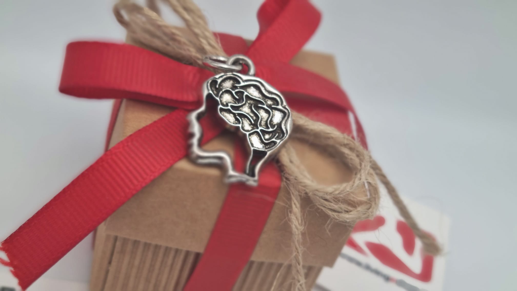 Bomboniera laurea ciondolo cervello in metallo - immagine 2