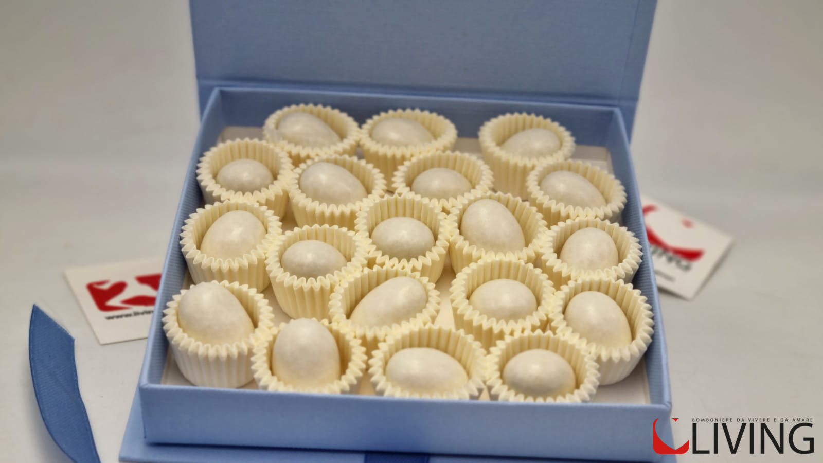 Scatola portaconfetti carta da zucchero personalizzabile con nastrino - immagine 4