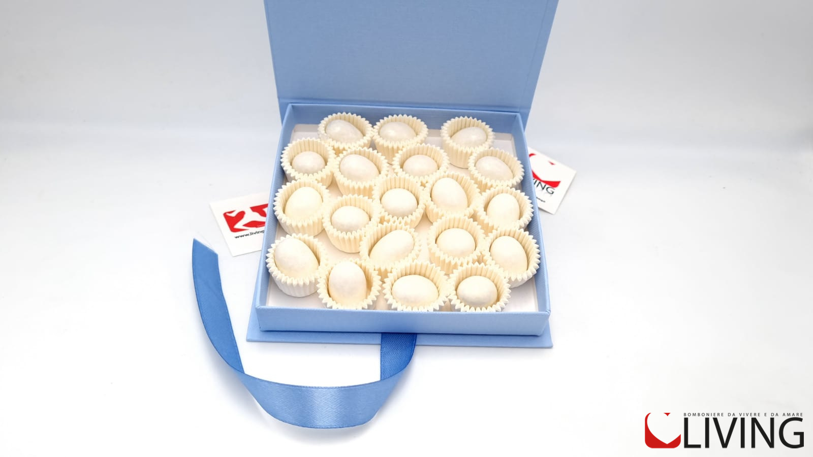 Scatola portaconfetti carta da zucchero personalizzabile con nastrino - immagine 5