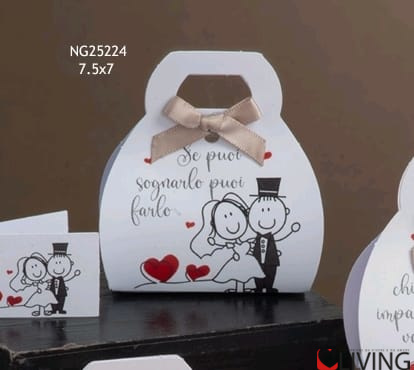 Scatolina portaconfetti sposi con cuoricini